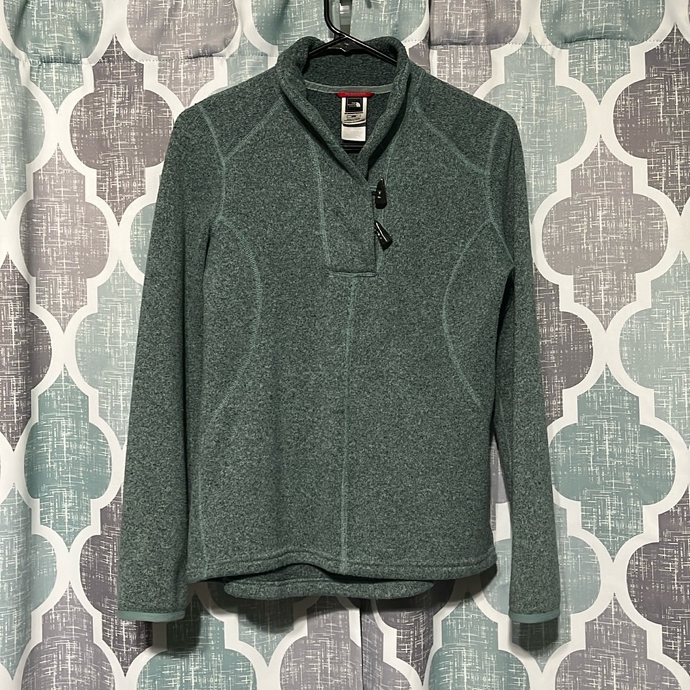 Northface sweater with toggle closure at neck